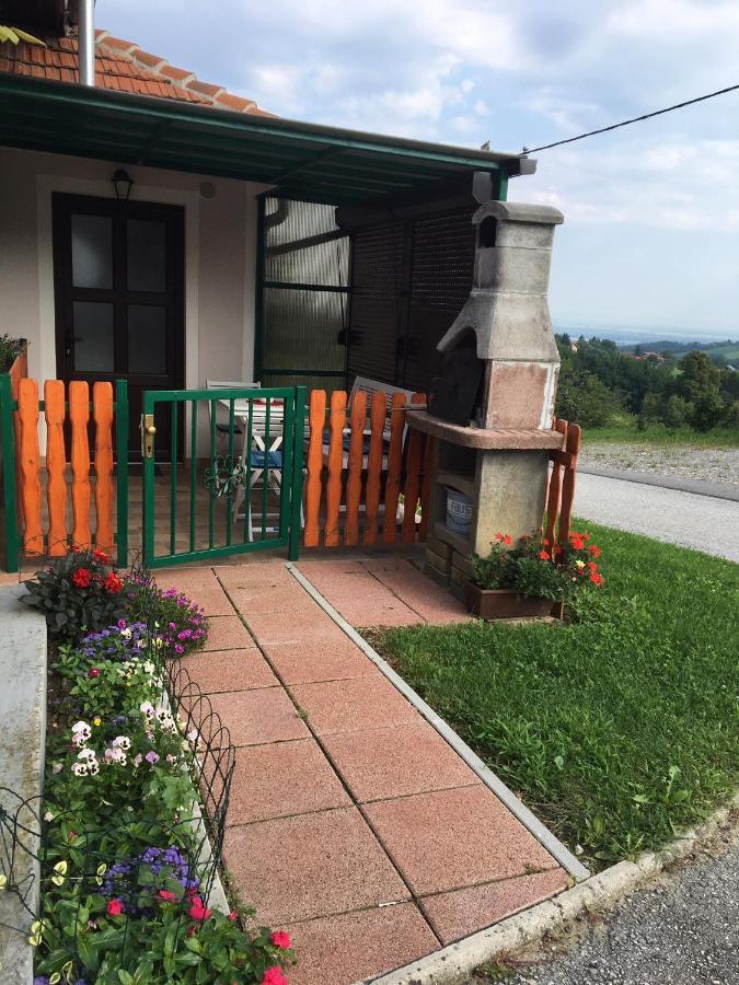 Holiday Home Maderka Stridóvár Kültér fotó