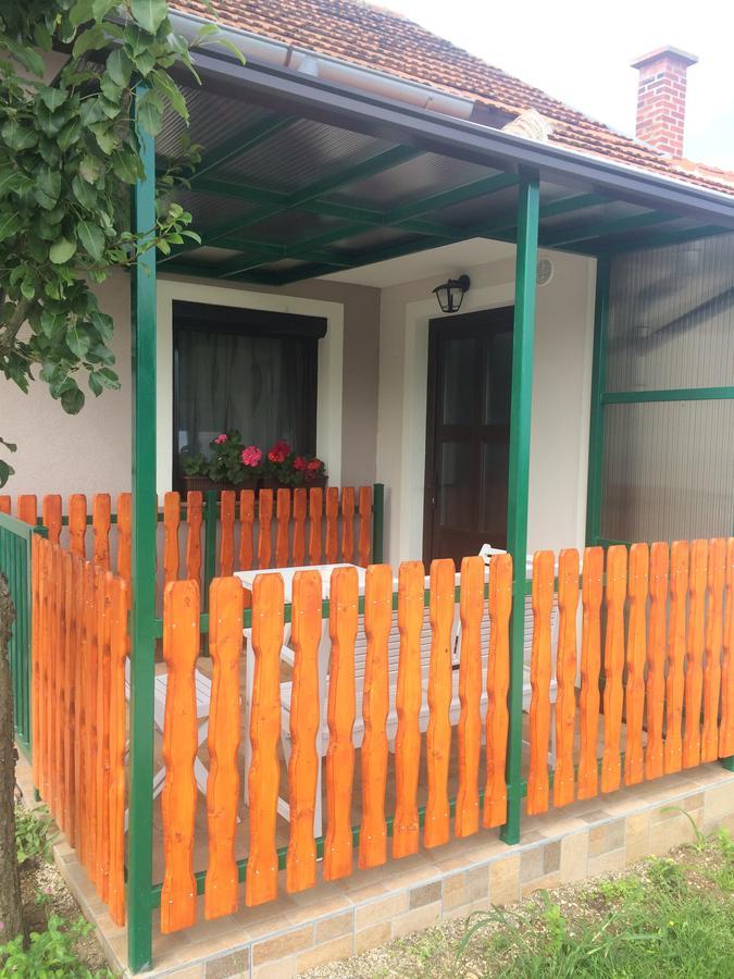 Holiday Home Maderka Stridóvár Kültér fotó