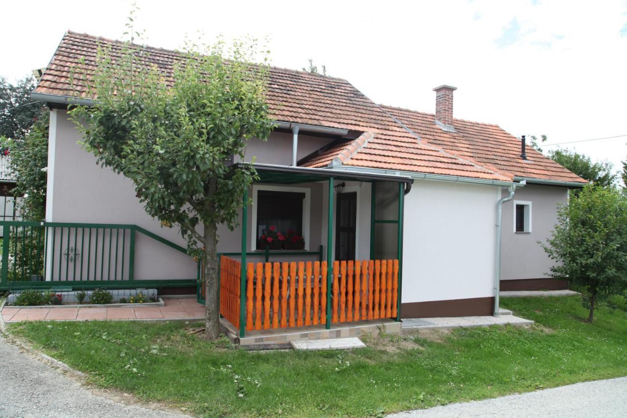 Holiday Home Maderka Stridóvár Kültér fotó