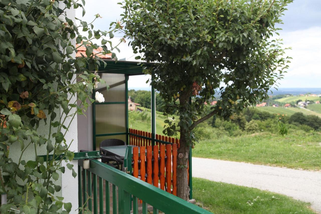 Holiday Home Maderka Stridóvár Kültér fotó